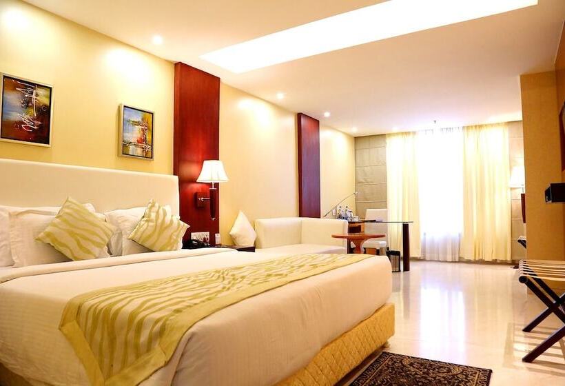 فندق Trinity Grand