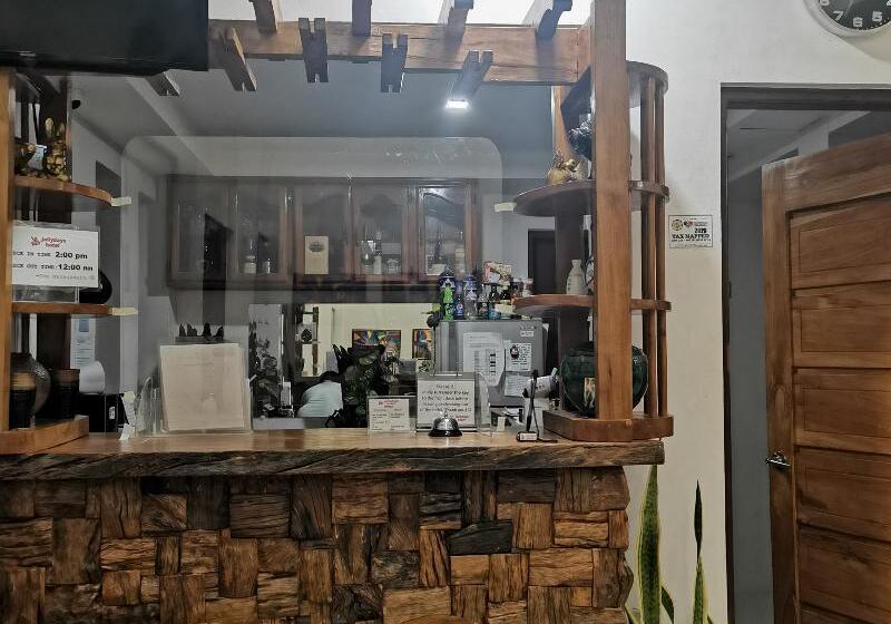 Jollydays Hotel By Reddoorz