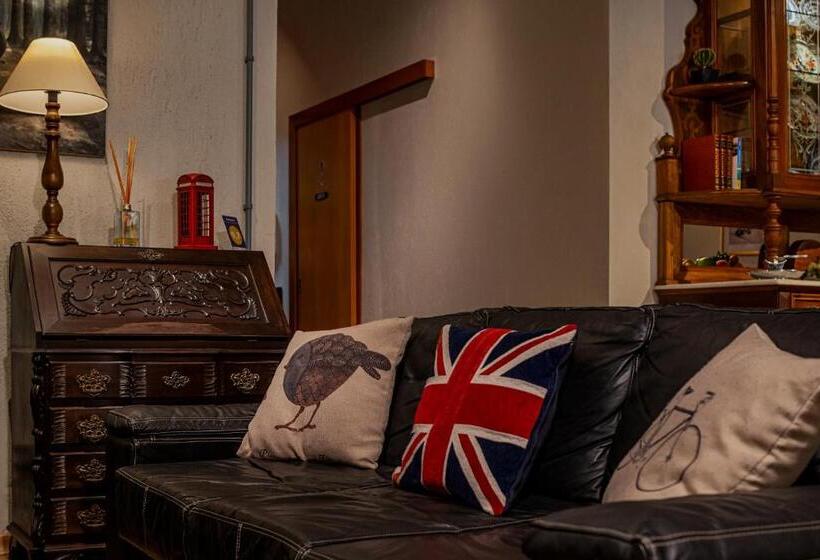 ユースホステル Boutique Britanico