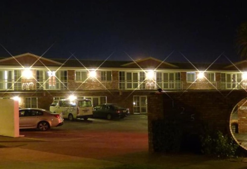 Alexandra Heights Motel