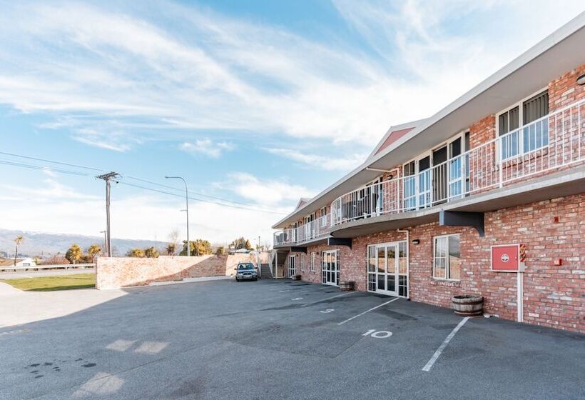 Alexandra Heights Motel