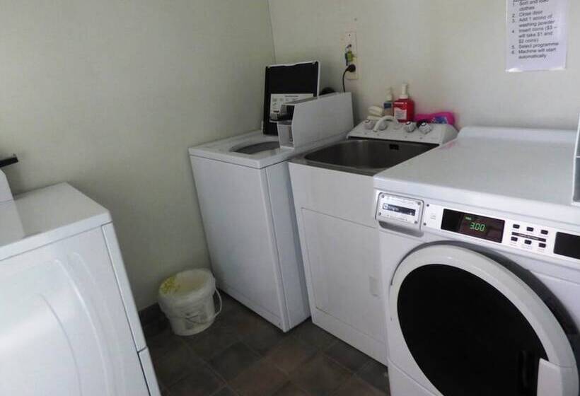 Alexandra Heights Motel