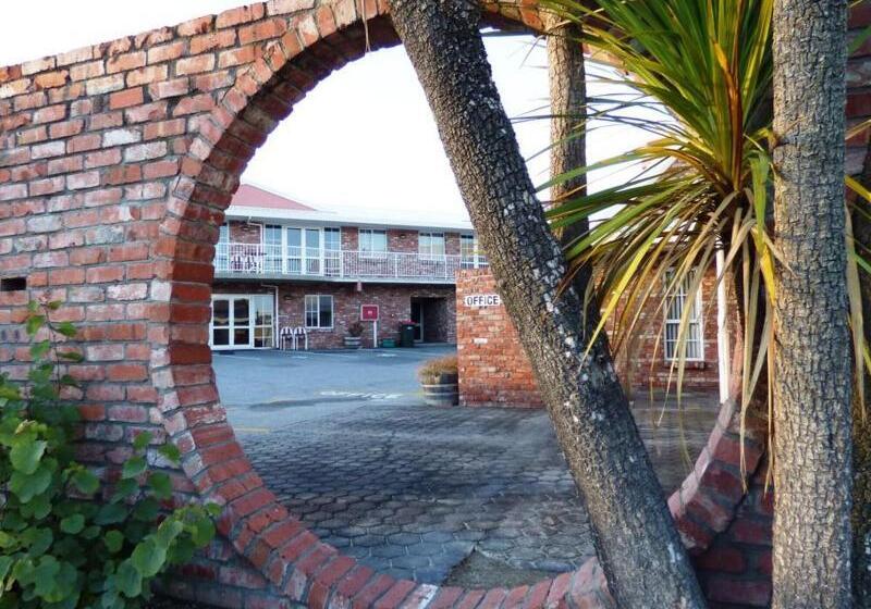 Alexandra Heights Motel