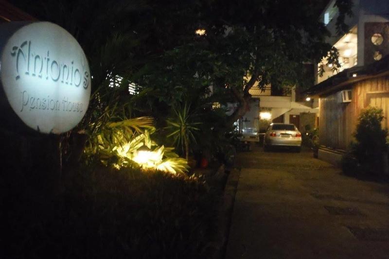 Antonios Pension House