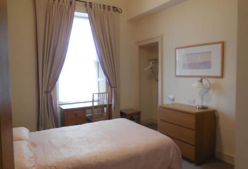 민박 Pincerna Rooms