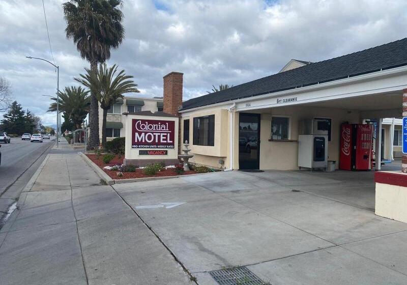 Colonial Motel