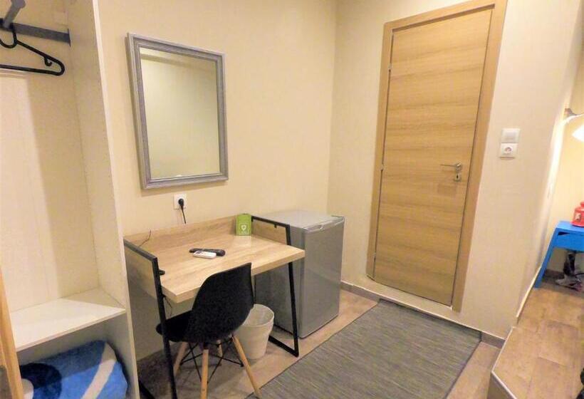 Achillion Hotel Piraeus