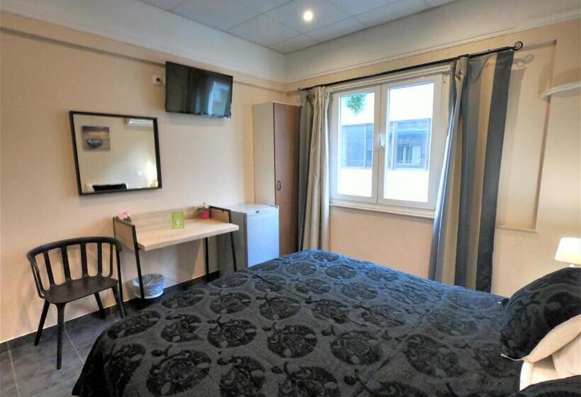 Achillion Hotel Piraeus