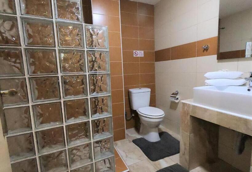 Achillion Hotel Piraeus