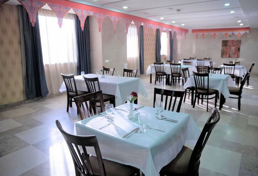 Отель Al Kiswah Towers