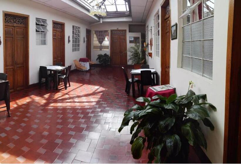 Отель Alcayata Colonial