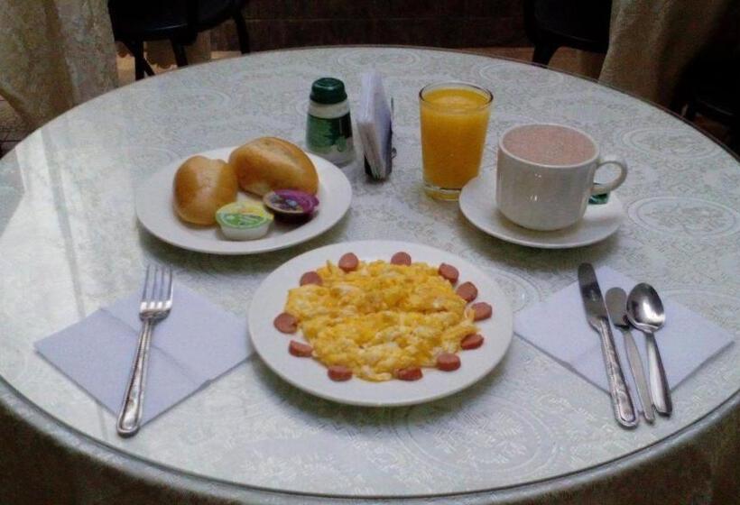 Отель Alcayata Colonial