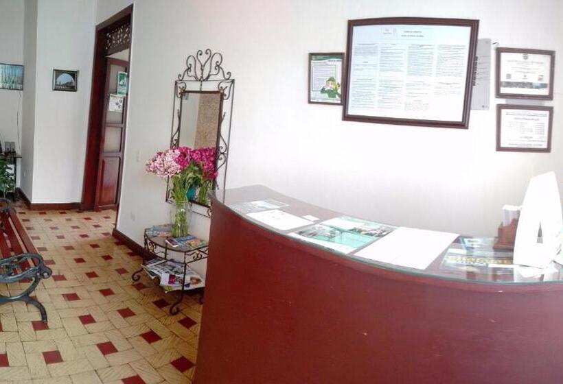 Отель Alcayata Colonial