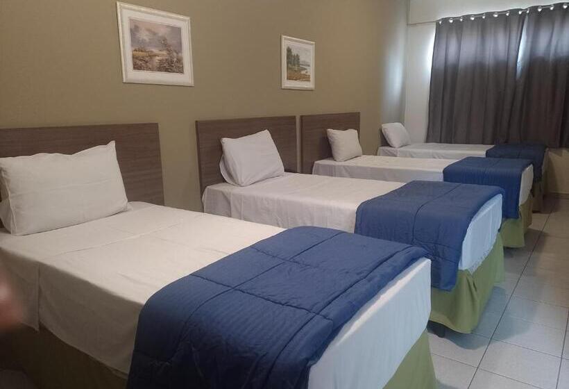 בית מלון כפרי Astor