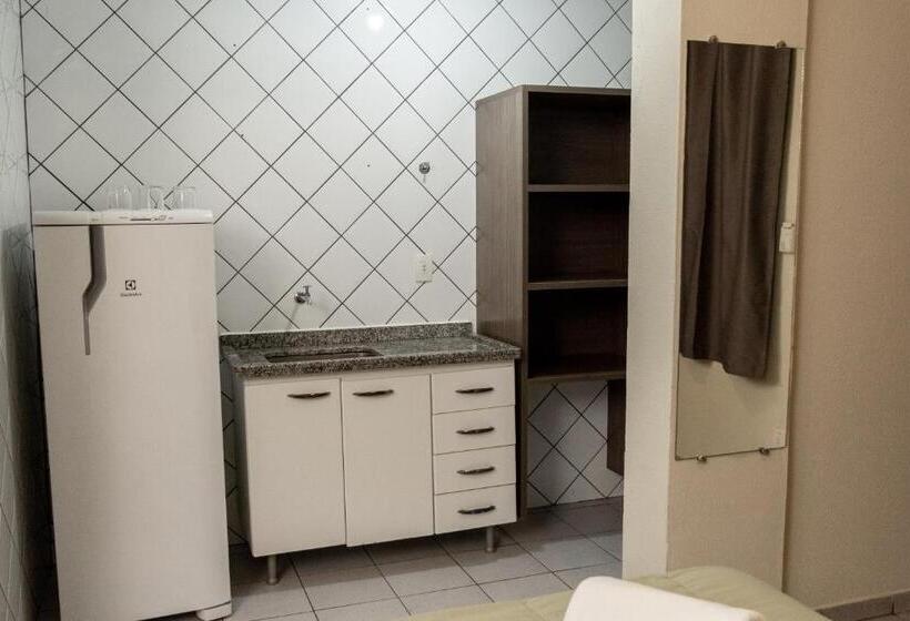 בית מלון כפרי Astor