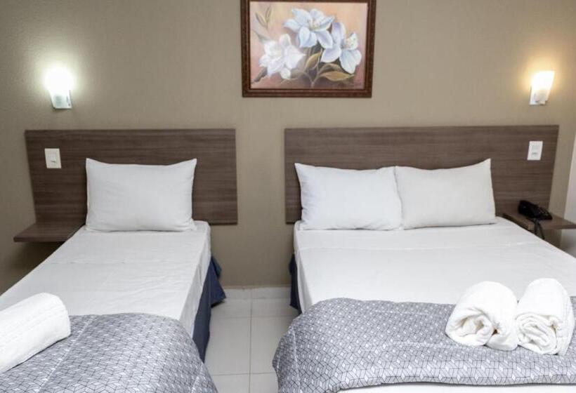 בית מלון כפרי Astor