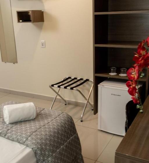 בית מלון כפרי Astor