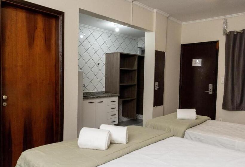 בית מלון כפרי Astor