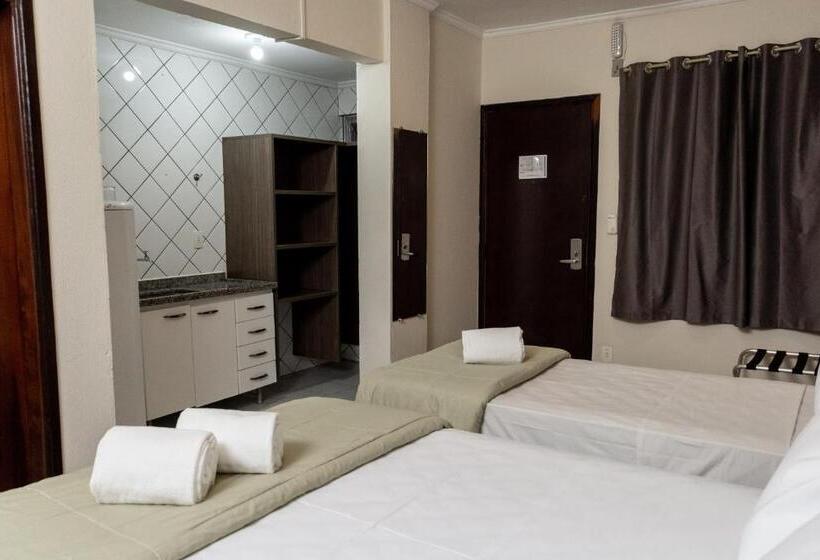 בית מלון כפרי Astor