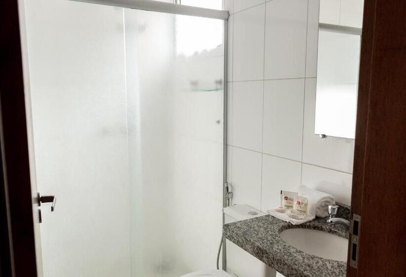 בית מלון כפרי Astor