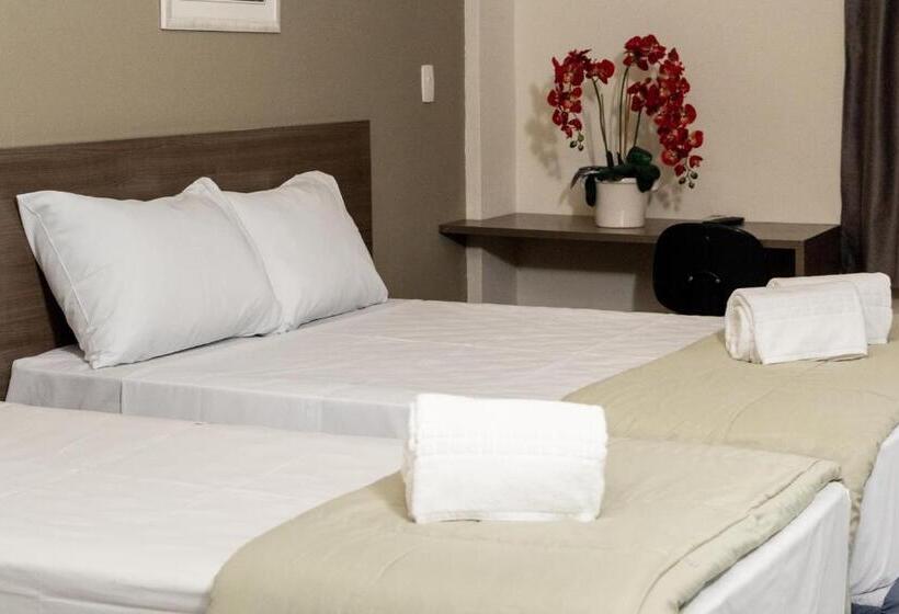 בית מלון כפרי Astor