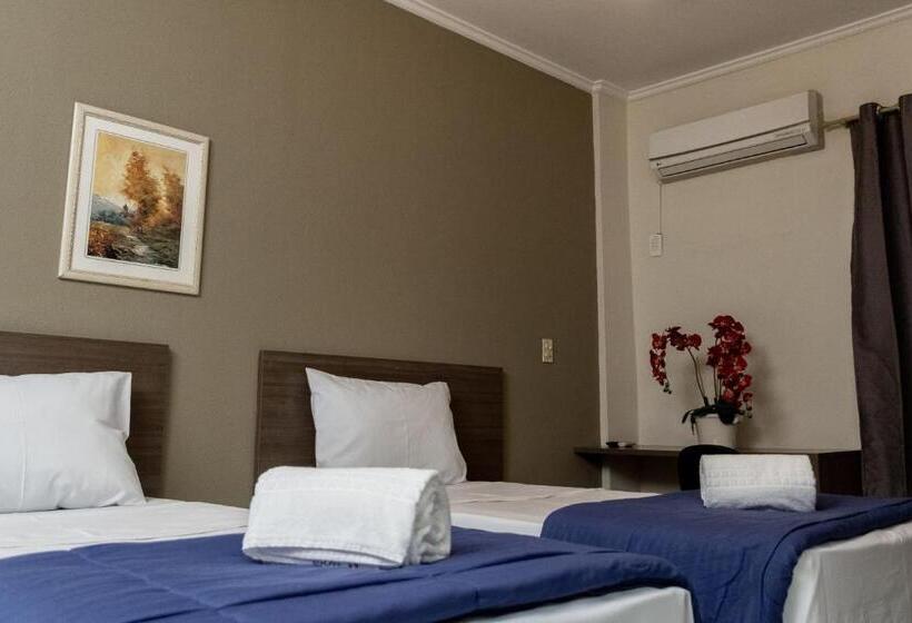 בית מלון כפרי Astor