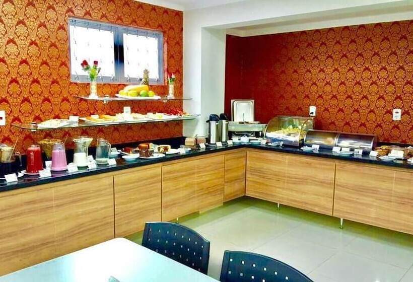 בית מלון כפרי Astor