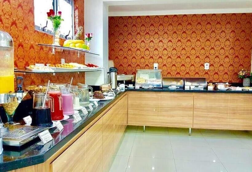 בית מלון כפרי Astor