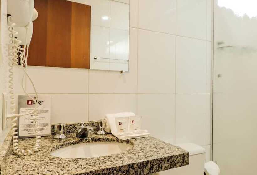 בית מלון כפרי Astor