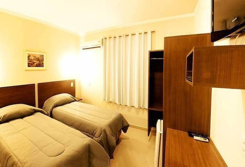 בית מלון כפרי Astor