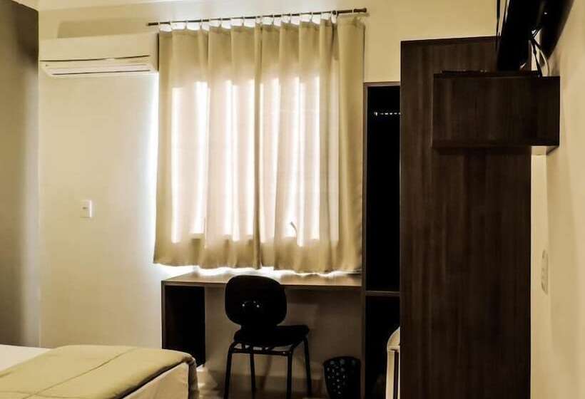 בית מלון כפרי Astor