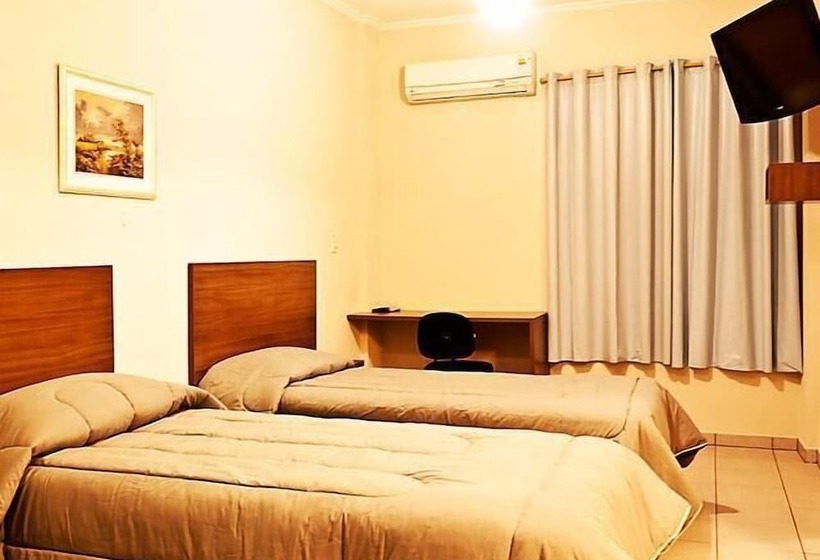 בית מלון כפרי Astor