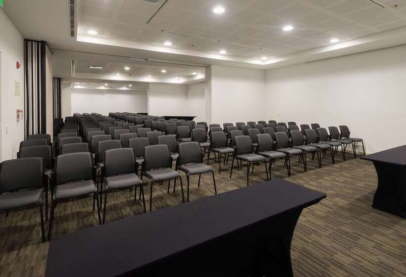 Отель Best Western Plus Santa Marta