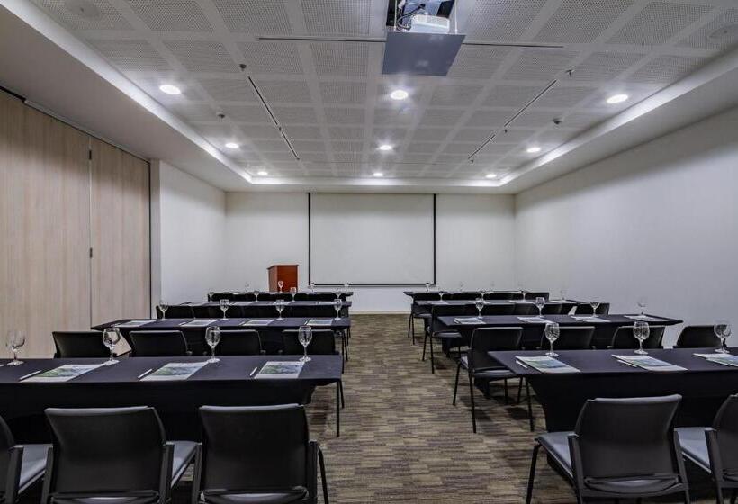 Отель Best Western Plus Santa Marta