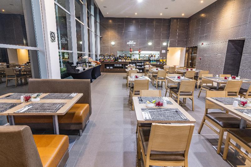 Отель Best Western Plus Santa Marta