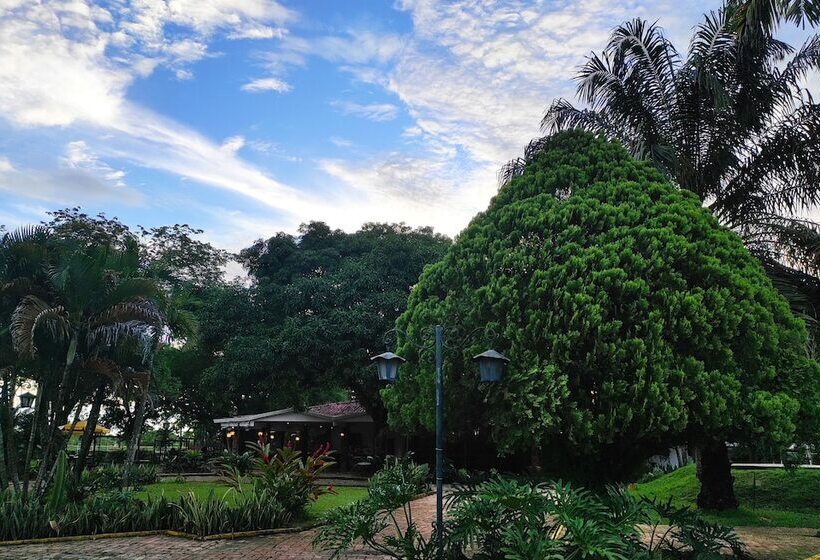 ホテル Campestre La Potra