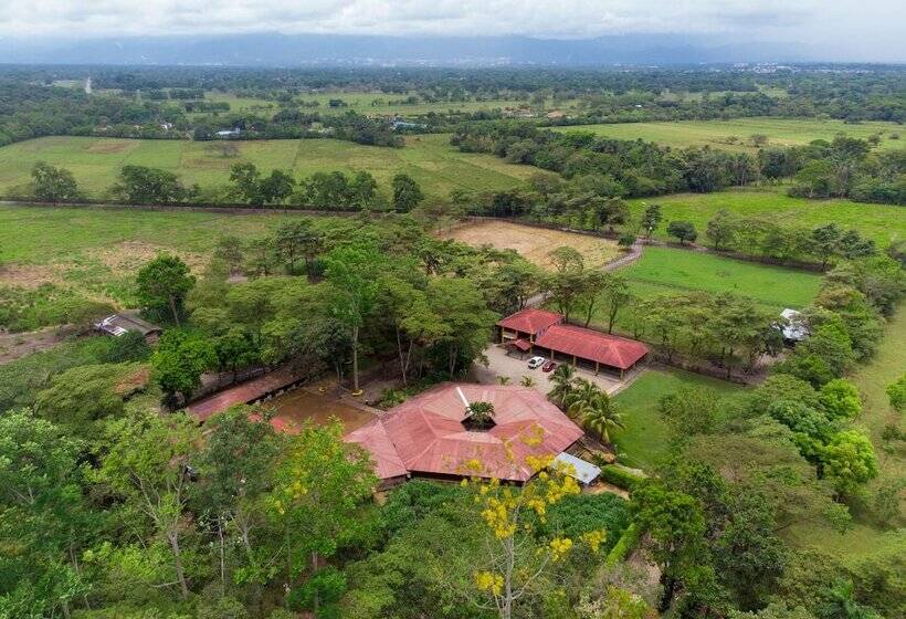 ホテル Campestre La Potra