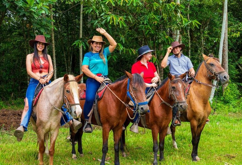 ホテル Campestre La Potra