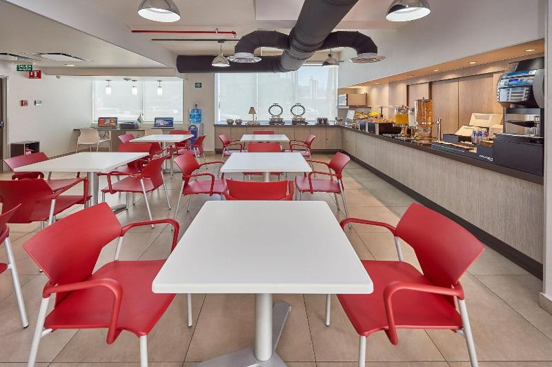 ホテル City Express Junior By Marriott Toluca Zona Industrial