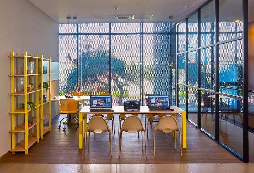 בית מלון כפרי City Express Suites By Marriott Tijuana Rio