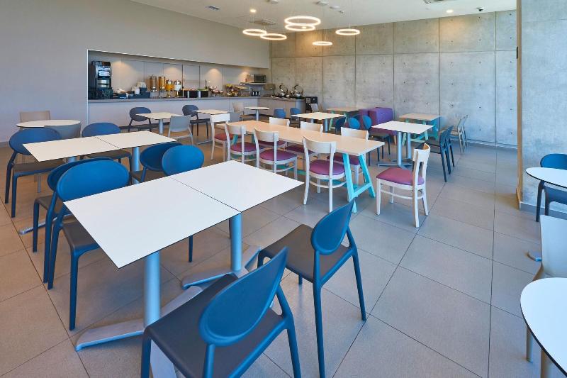 בית מלון כפרי City Express Suites By Marriott Tijuana Rio