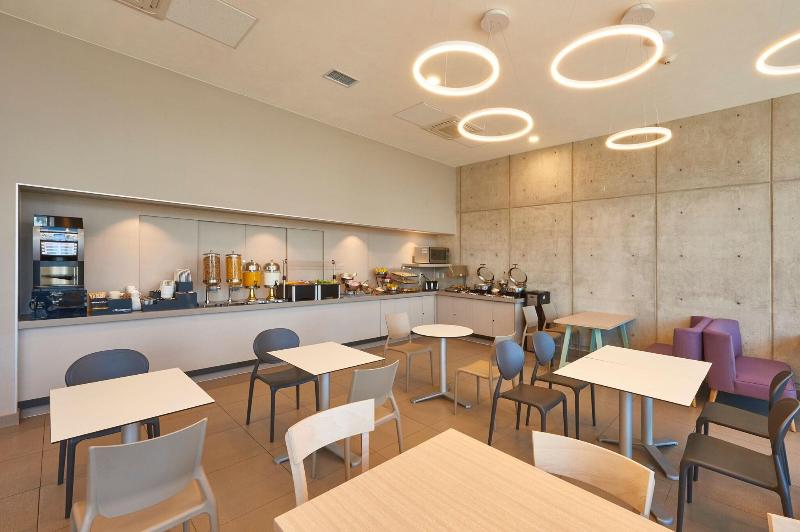 בית מלון כפרי City Express Suites By Marriott Tijuana Rio