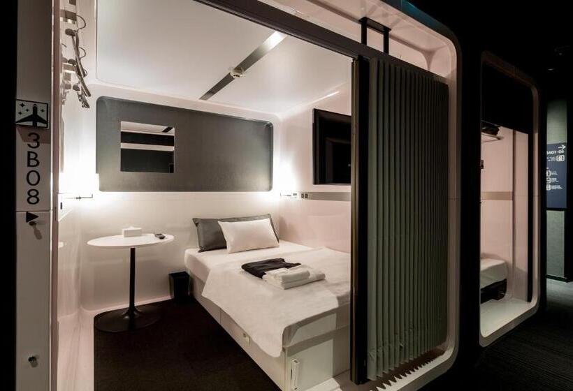 מלון כמוסות First Cabin Akasaka