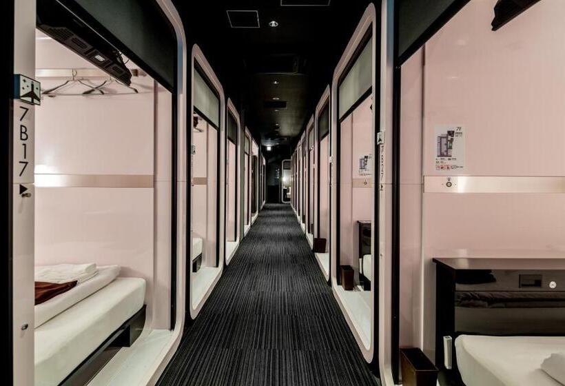 מלון כמוסות First Cabin Akasaka