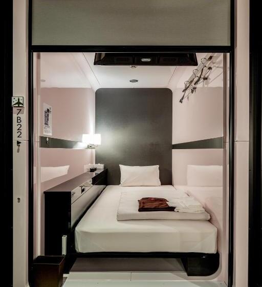 מלון כמוסות First Cabin Akasaka