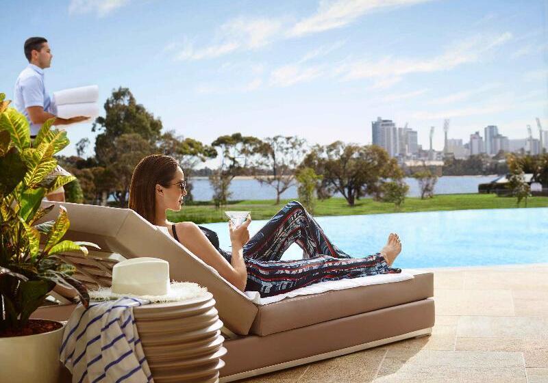 هتل Crown Towers Perth