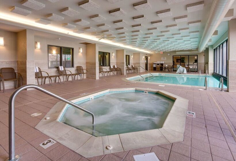 ホテル Drury Inn & Suites Overland Park