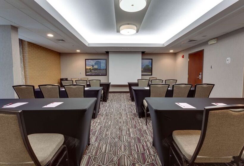 ホテル Drury Inn & Suites Overland Park