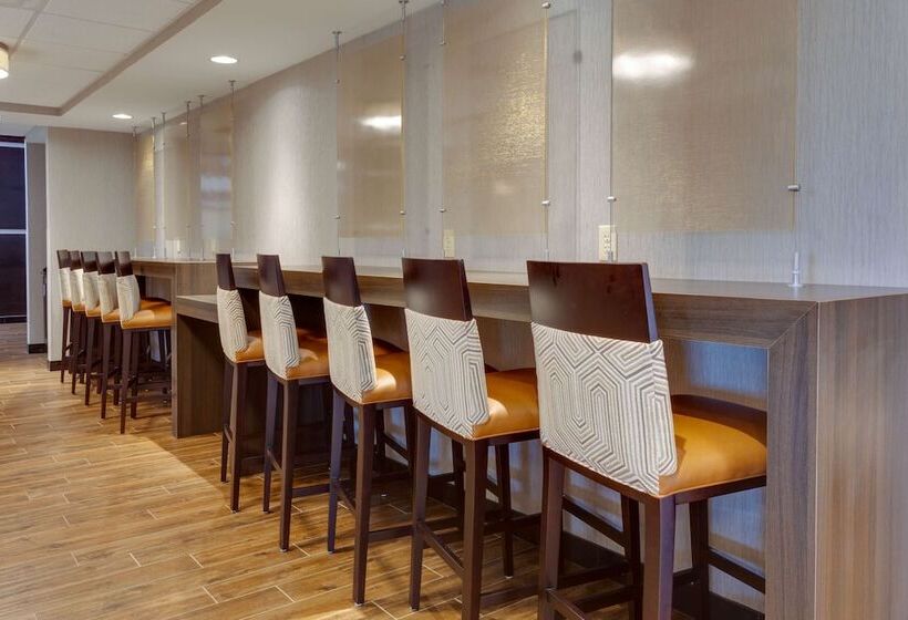 ホテル Drury Inn & Suites Overland Park