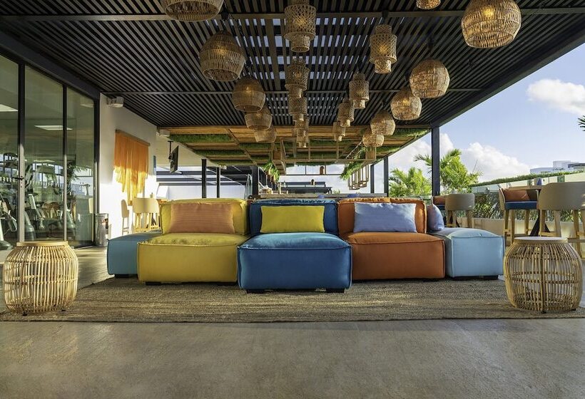 Отель Fiesta Inn Playa Del Carmen